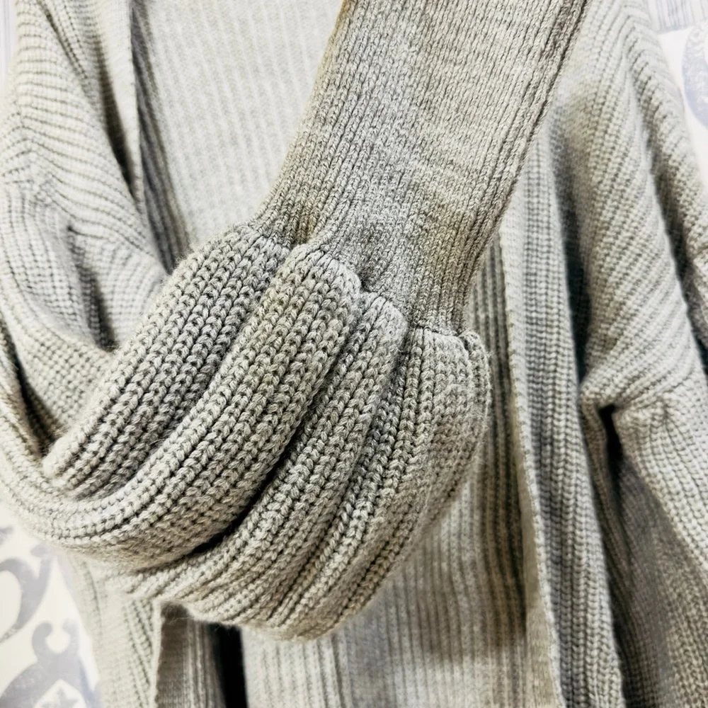 EUC‎ Topshop Cable Knit Gray Women's Cardigan Size M